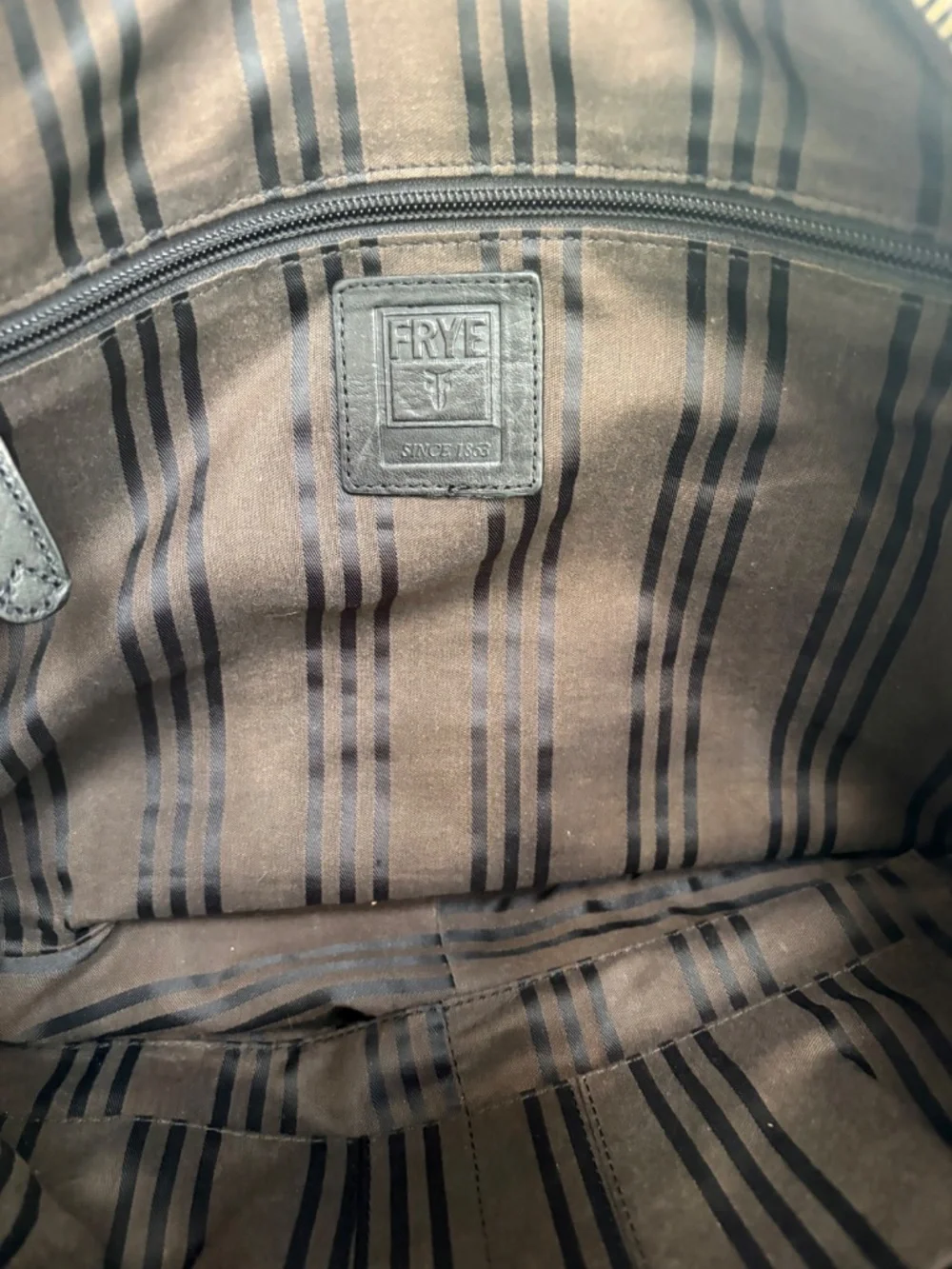 Frye Italian Leather briefcase - Pristine Condition - Black